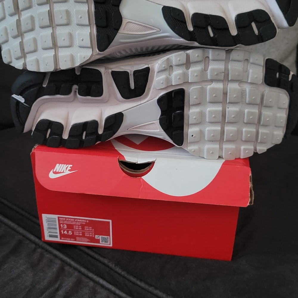 Nike Vomero 5 Mens